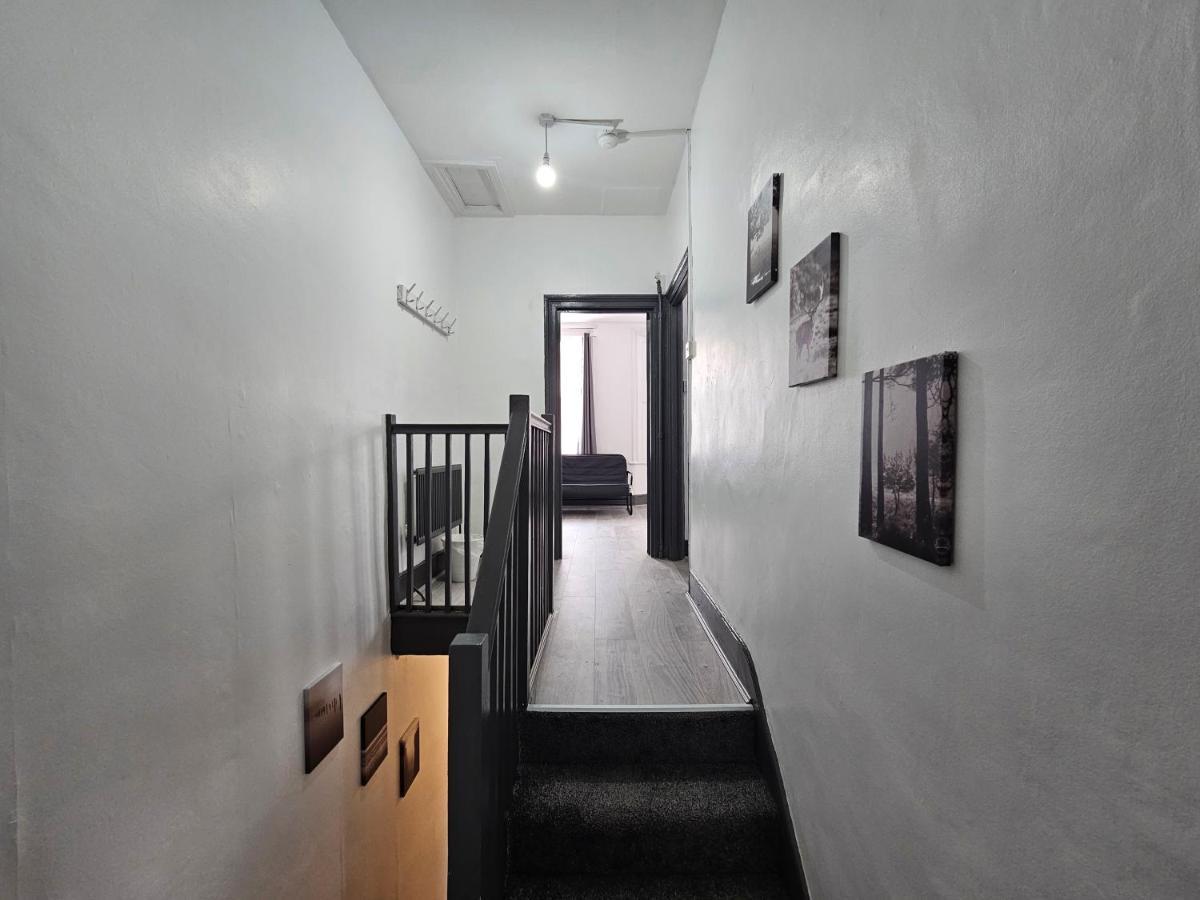 Family Room Near Queen Mary College ロンドン エクステリア 写真