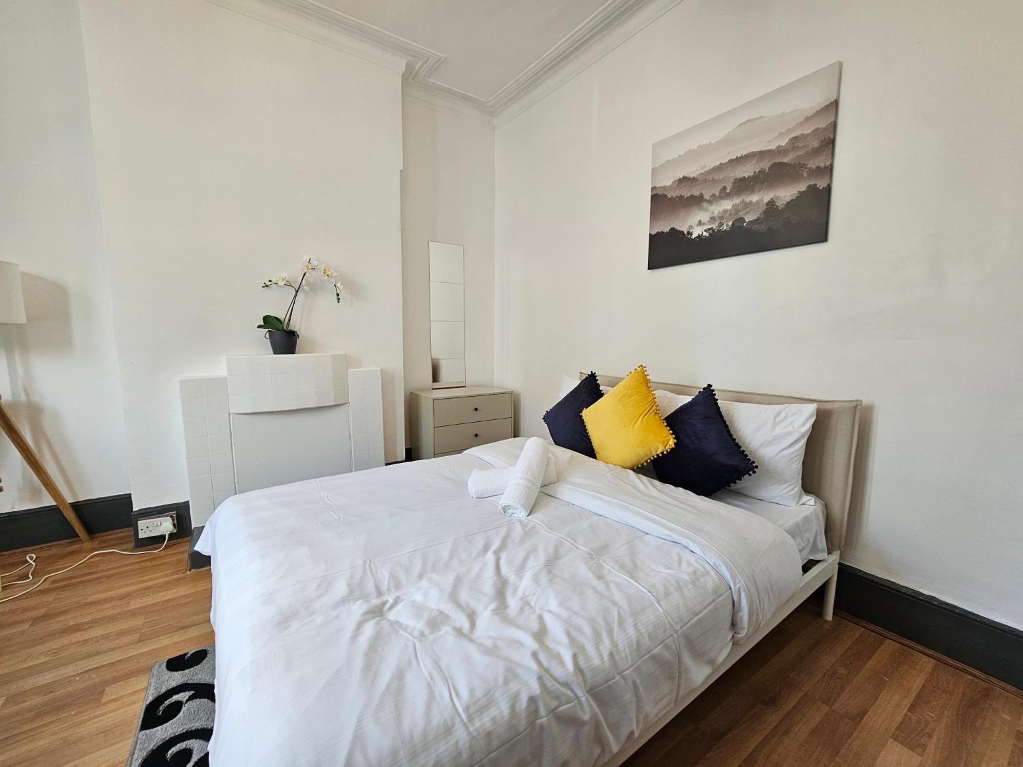 Family Room Near Queen Mary College ロンドン エクステリア 写真