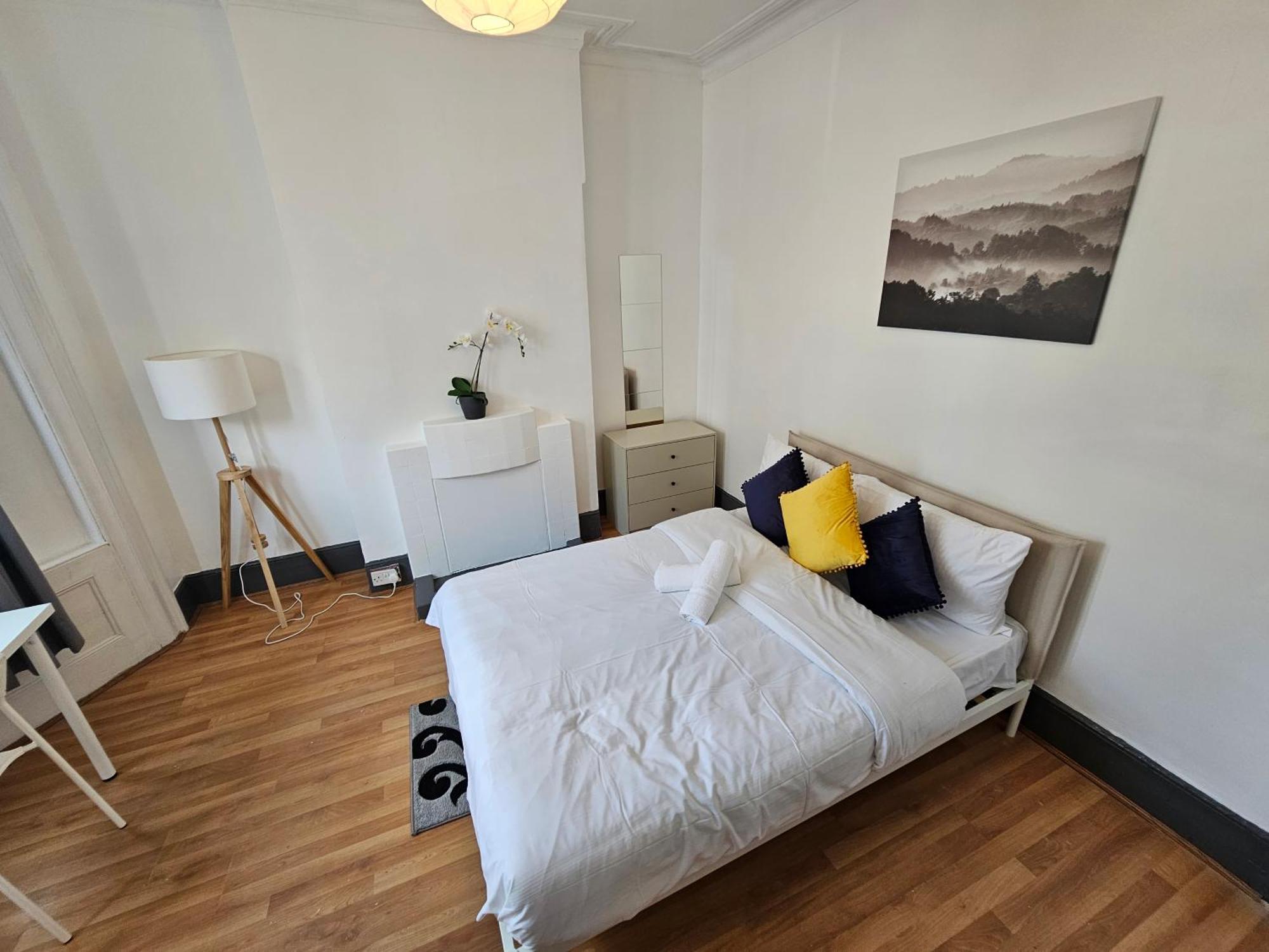 Family Room Near Queen Mary College ロンドン エクステリア 写真